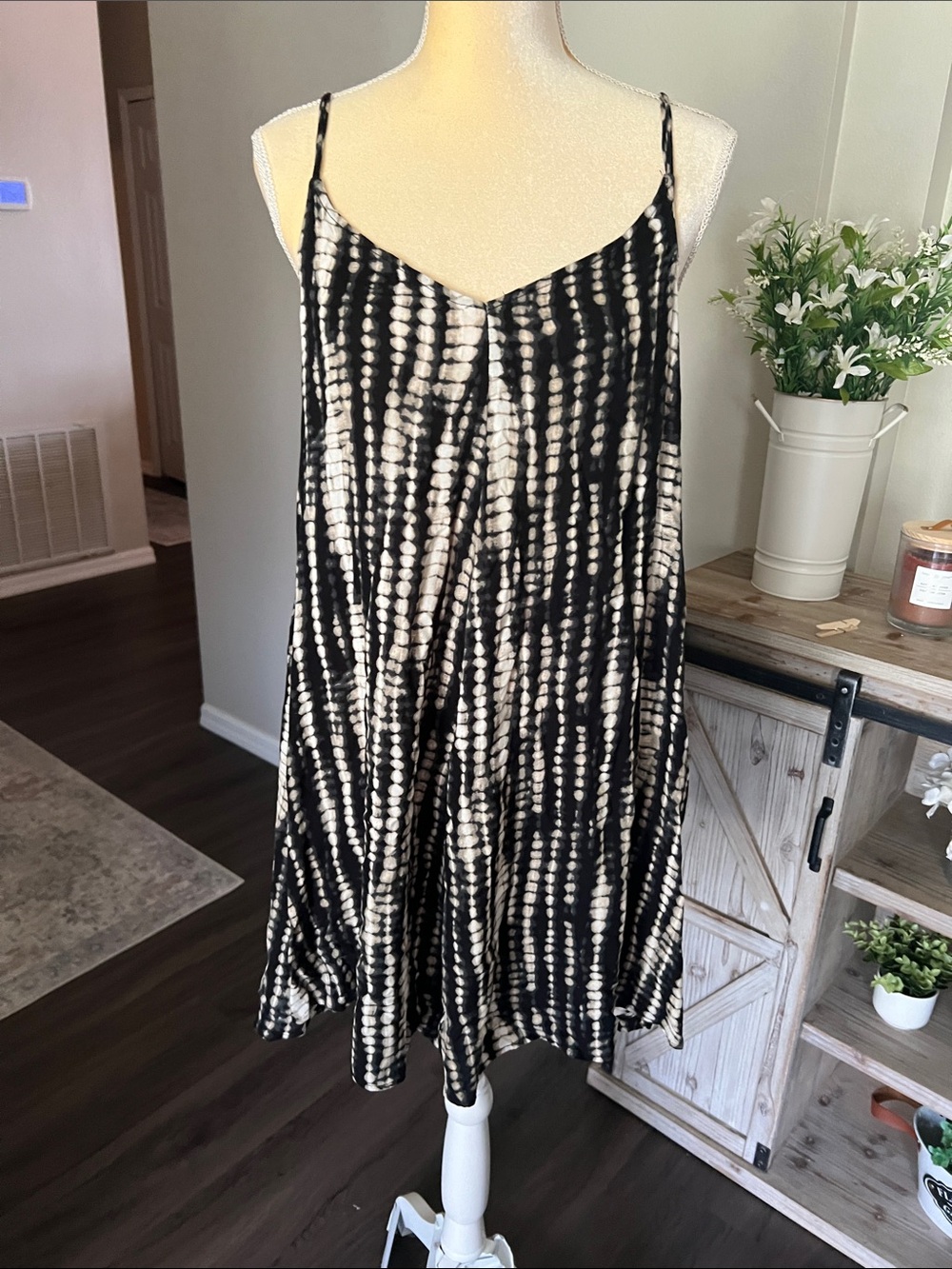 Abercrombie & Fitch Black and White Tie-Dye Swim Coverup
